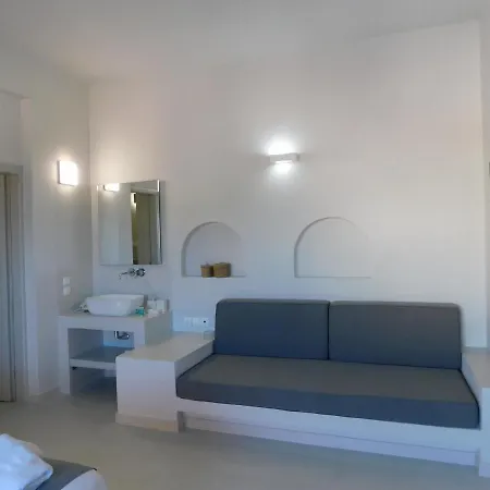 Paralia Diamond Rooms- Beachfront *